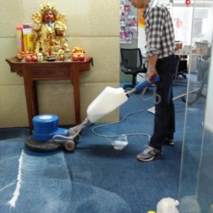 南京地毯需要清洗网上接单电话 我们专业清洗地毯公司