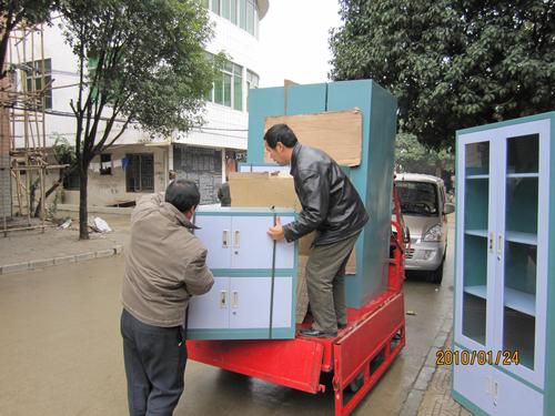 上海面包车搬家价格透明