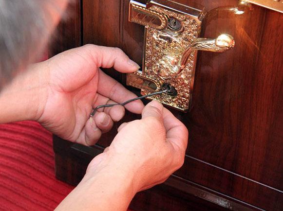 汉中开锁换锁修锁-配蓝牙卡、电梯卡-上门服务电话