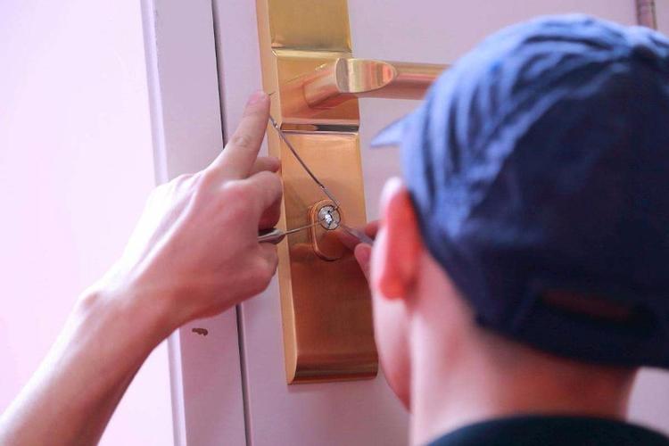 自贡开锁换锁公司-安装指纹锁-上门服务电话