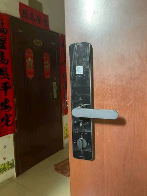 柳州开锁公司-安装指纹锁-24小时上门服务