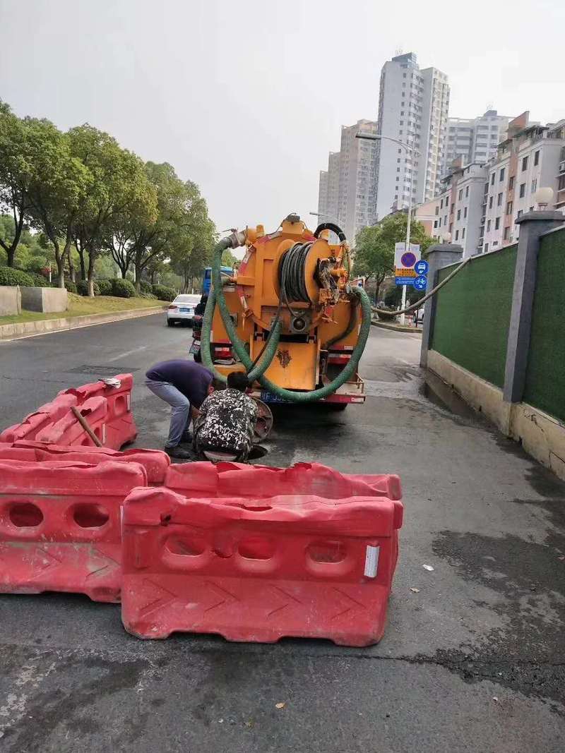 济南化粪池疏通电话--不通不收费